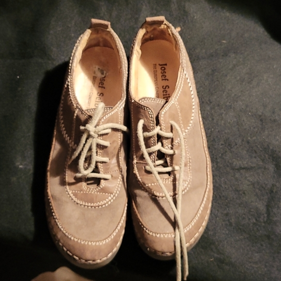 JOSEF SEIBEL All Leather ladies 'European Comfort Walking Shoe' - Picture 2 of 5